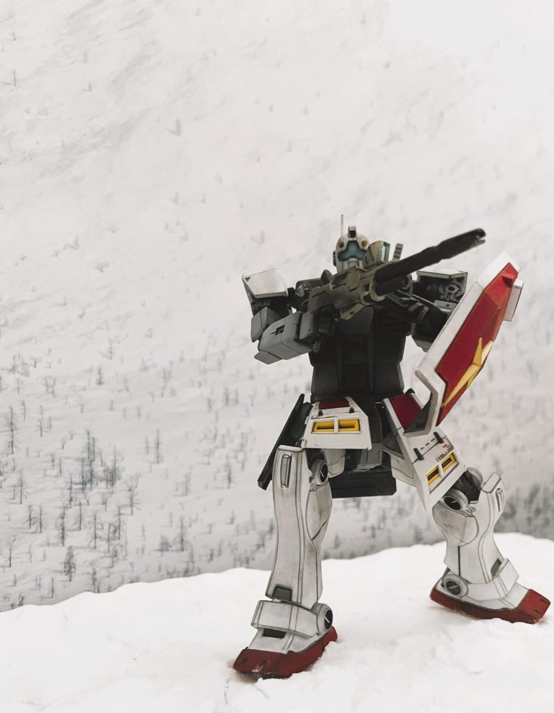 ジムII単独で雪山背景となります。