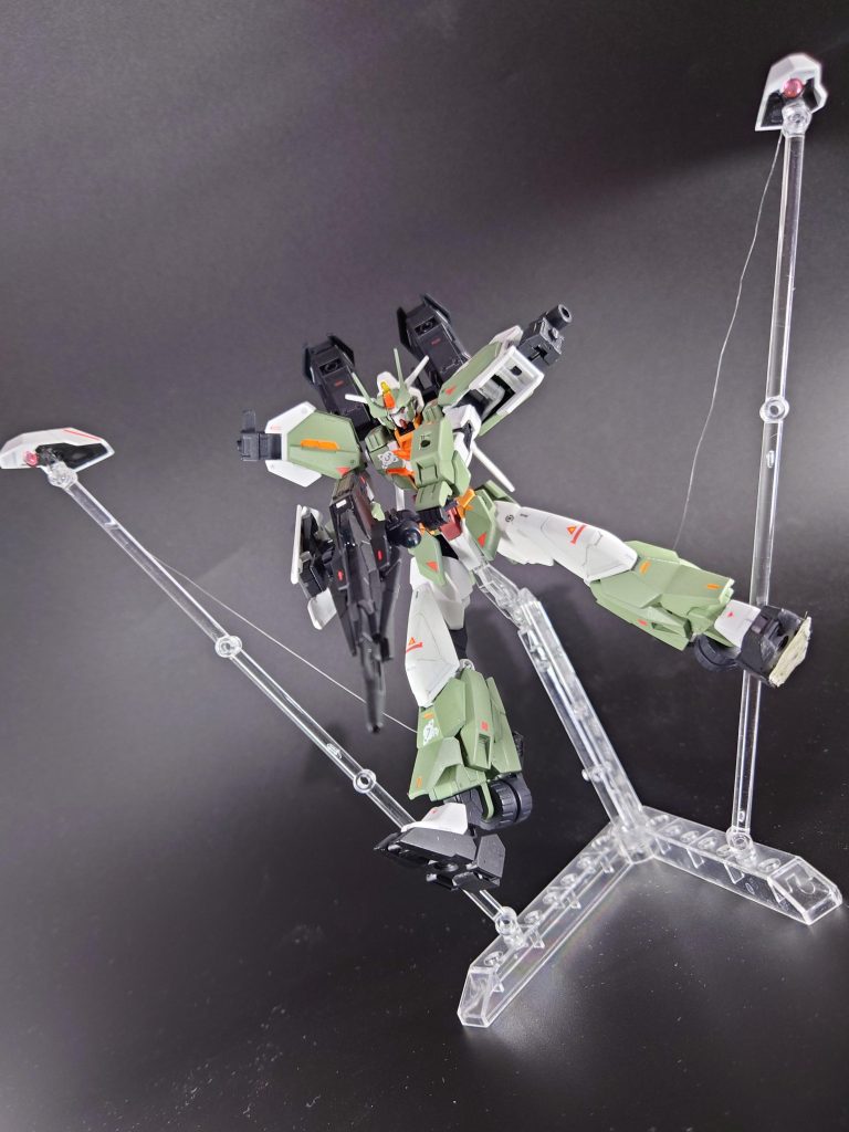 各ビットは独立できることはもちろん、脚部の有線センサービットは格納、射出を可能としています。