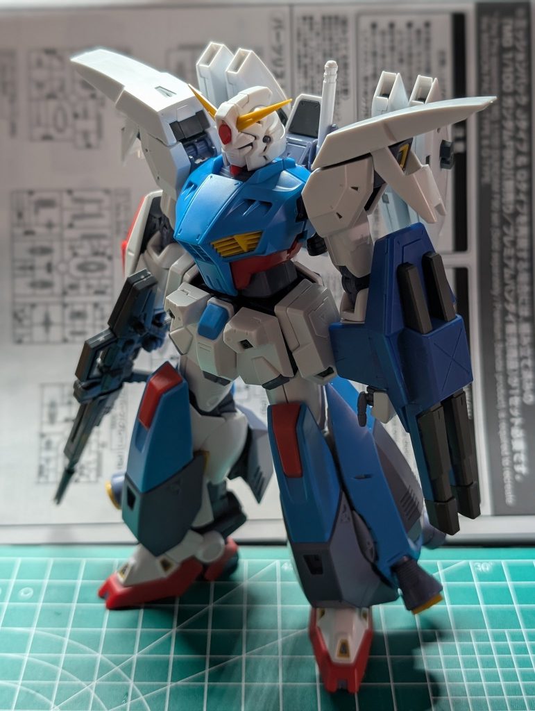 武装類が寂しいと思ったので、Jタイプの腕部ビームなどを組みあわせて満足したのでこれで半年以上放置していました水性塗料に乗り換えた関係で、じゃあお手軽に塗ってみるかということで今回の作品を作ることに  