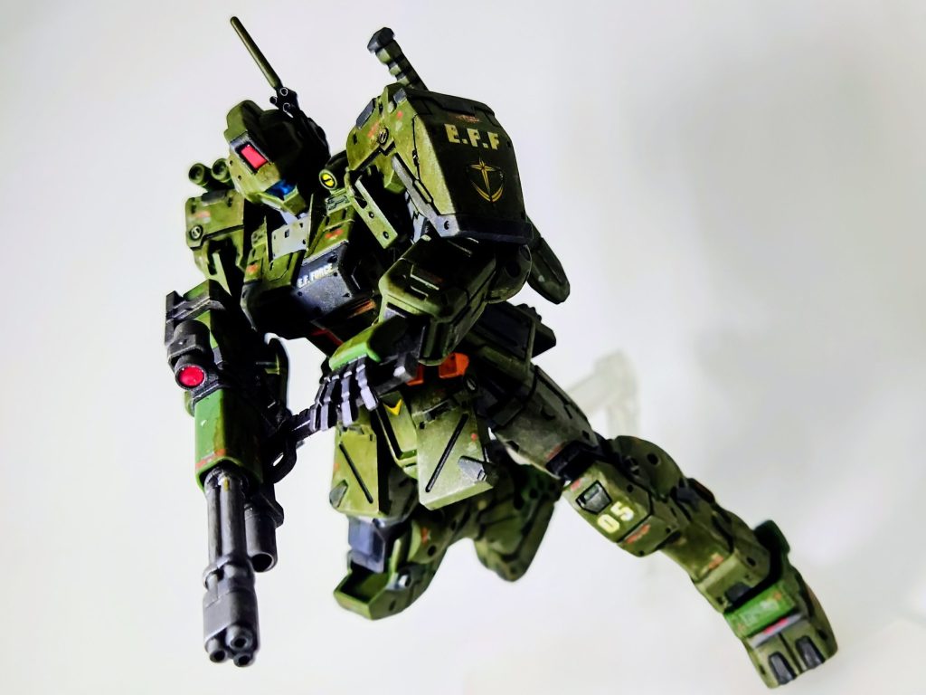 塗装もHJ( ホビージャパン)に掲載されていたジムスパルタンを参考に、フルアーマーガンダムっぽい配色で塗装しました。後、今回は久々にウェザリングも少々施しました。