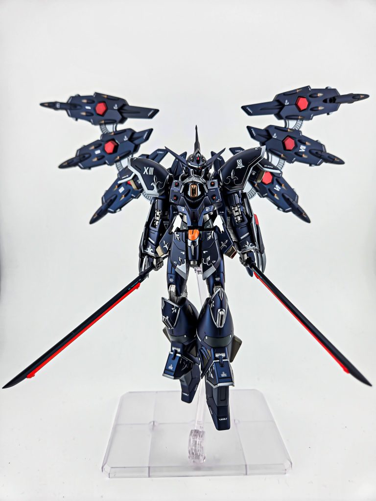 翼展開。これがうちの撮影ブースの限界。