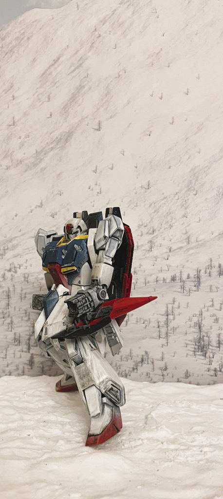 量産型Ζガンダムについて全面改修中です。バスターランチャーを両手で構えるポージングを想定しています。