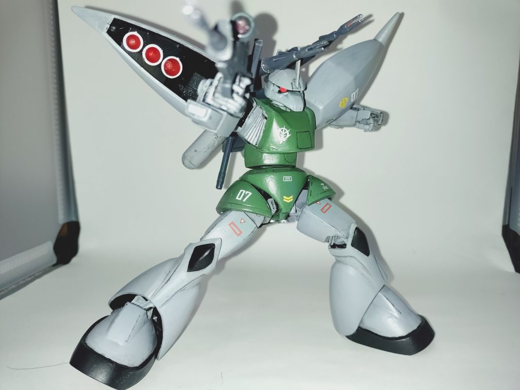 ではブンドドといきましょう!ビームライフル発射のポーズもダイナミックに決まります!