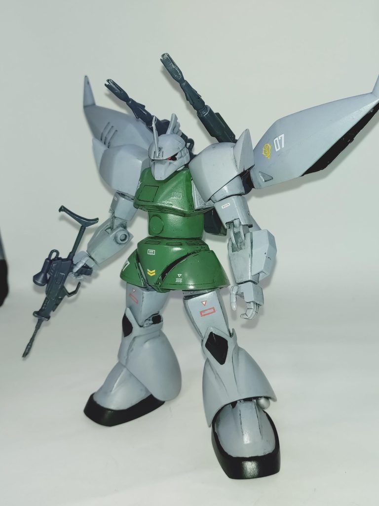 最近登場のゲルググウェルテクス!…もどきも作れます!武器とか設定とは違いますので、あくまでモドキですが。 しかしながら、一応本キットだけでここまでは作れますので旧キットでウェルテクスにチャレンジするのもいいかもですよ!