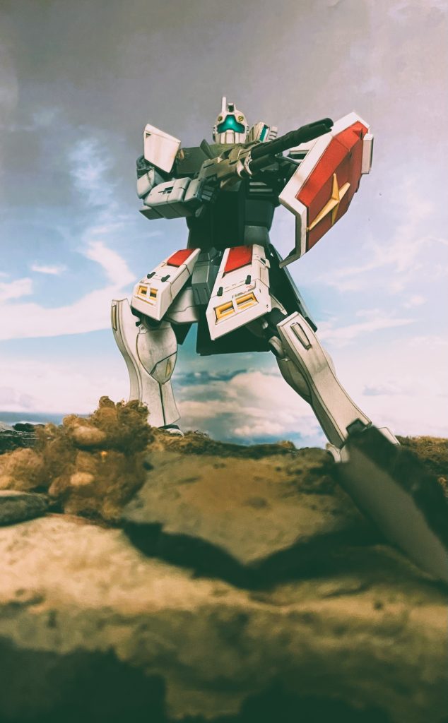 ジムIIとなります。腰部の回転を含め全関節の可動を確保しています。肩パーツは腕のポージングを確定後上からはめ込む方式にしています。