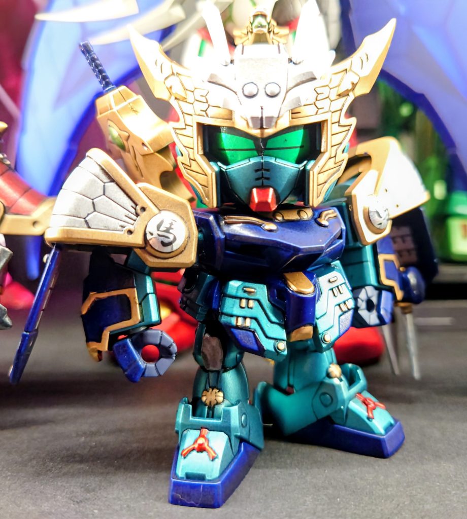 目のギミック撮るの忘れてた😱「泣いて馬謖を斬る」なんて言葉も有りますが、非常に期待されてた将でしたが街亭の戦いの大敗の要因を作る行動をしてしまい、孔明は泣く泣く馬謖を処刑した事から、泣いて馬謖を切る、どんなに親しく優秀であっても組織の為に私情は挟んではならない、的な故事成語ですね!だいぶ骨延長手術をしたのでスタイルは良くなりました。また青の機体では有りますが、同じ青の馬超や馬岱とは家が違うので青竹色で違う馬家という表現にしました。最後までご覧いただきありがとうございました。