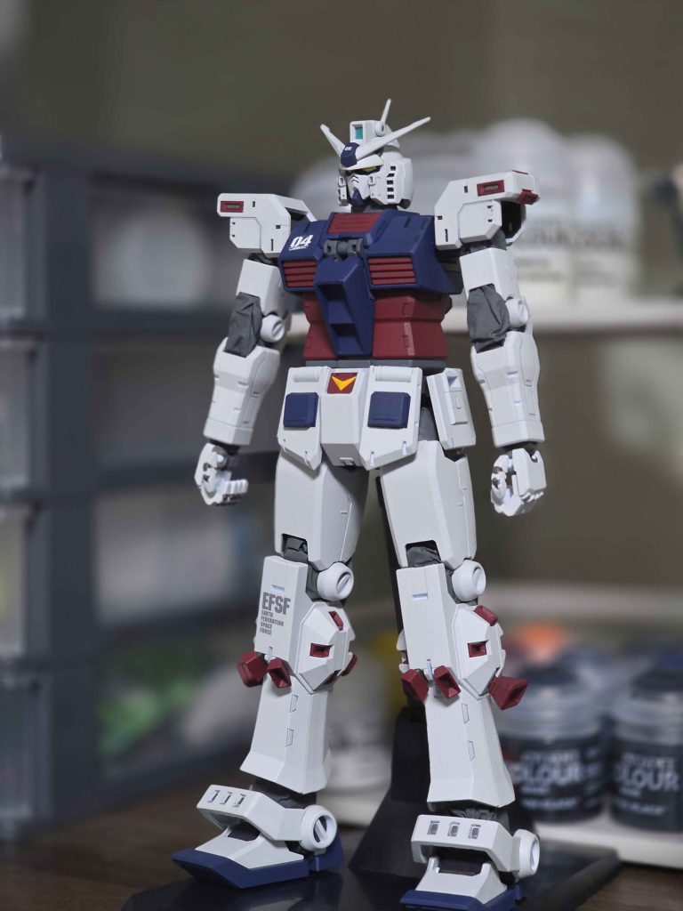 アーマーなしで状態です。このキットを作っていて思ったのですが、関節のビニールがとにかく曲者。めちゃくちゃ難しかった。。。