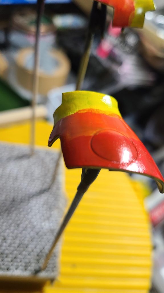 作品名：<p>ふと疑問？ この変な塗り方からファイヤーパターン作る人っておるんかな……？ 前の作品から多分これでいけるだろと思ってやってるけど… 僕の敬愛するモデラーさんは手描きで炎の方を描くんだけど僕はこれにマスキングせずに黒系の色 […]</p>
