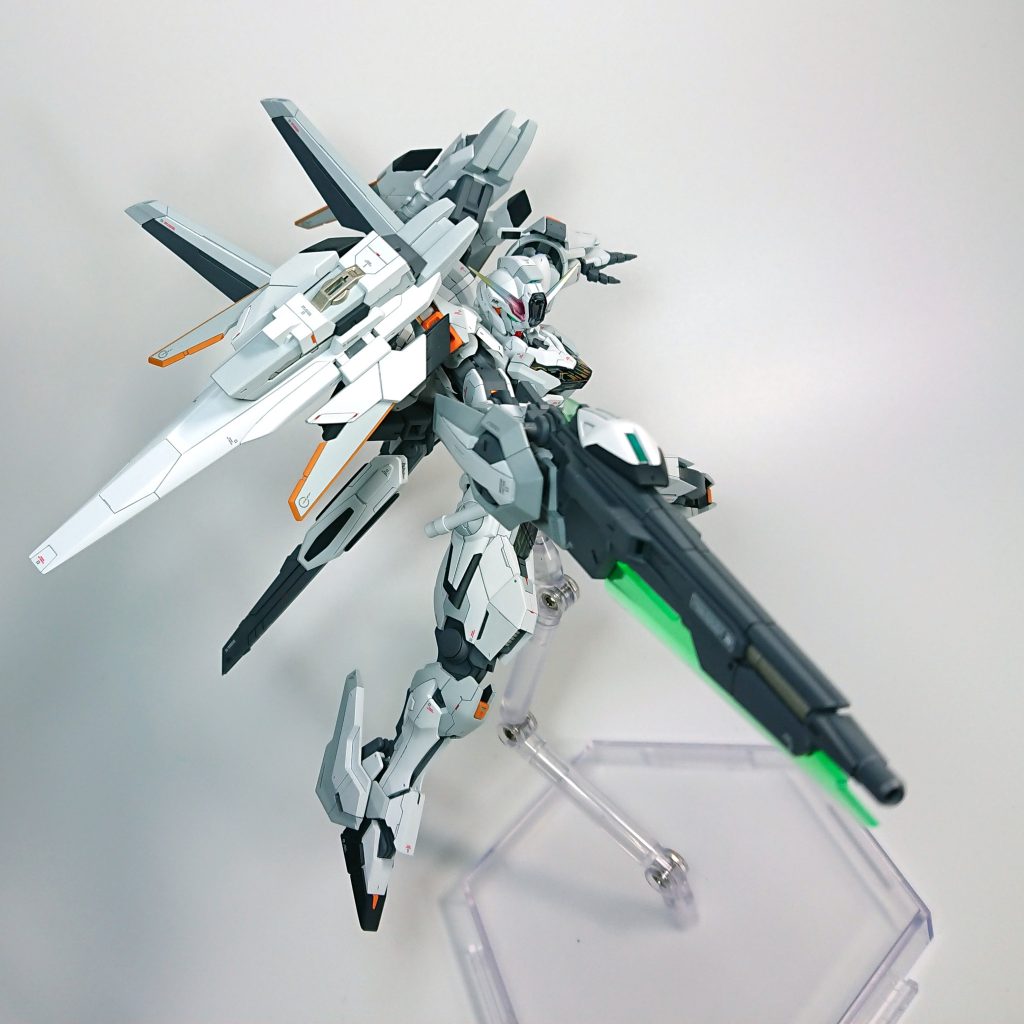 (同じようなポーズだけどよく撮れたから見逃して)