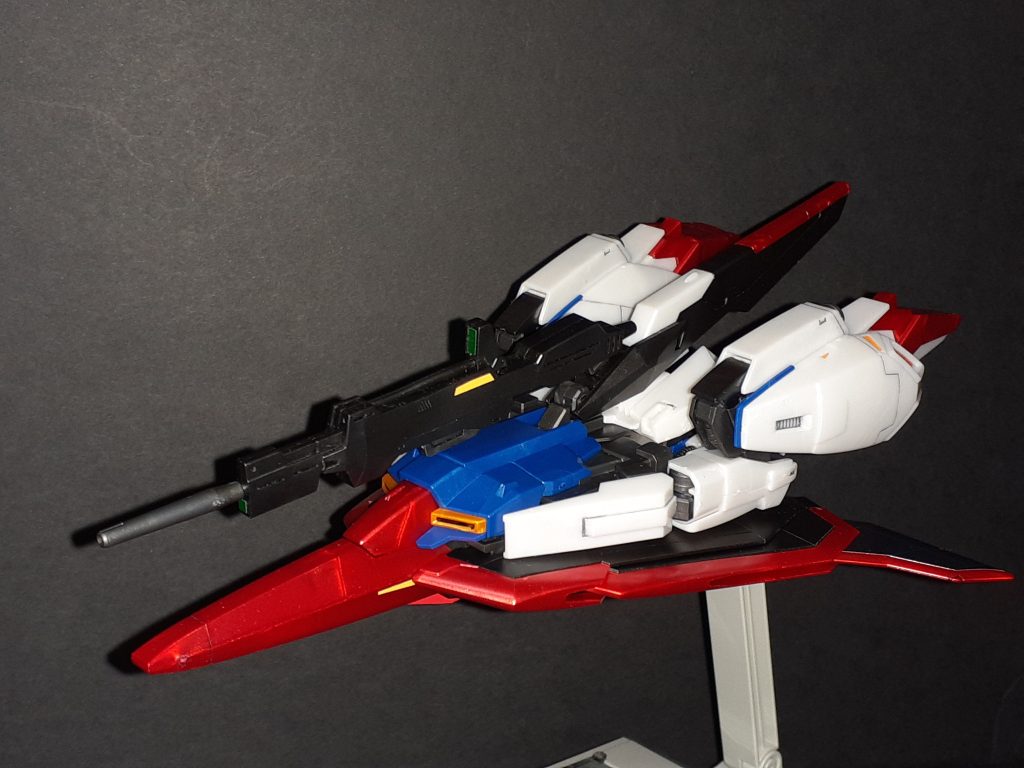 フライングアーマーの色分けのおかげでそのままでも見栄えがいいです