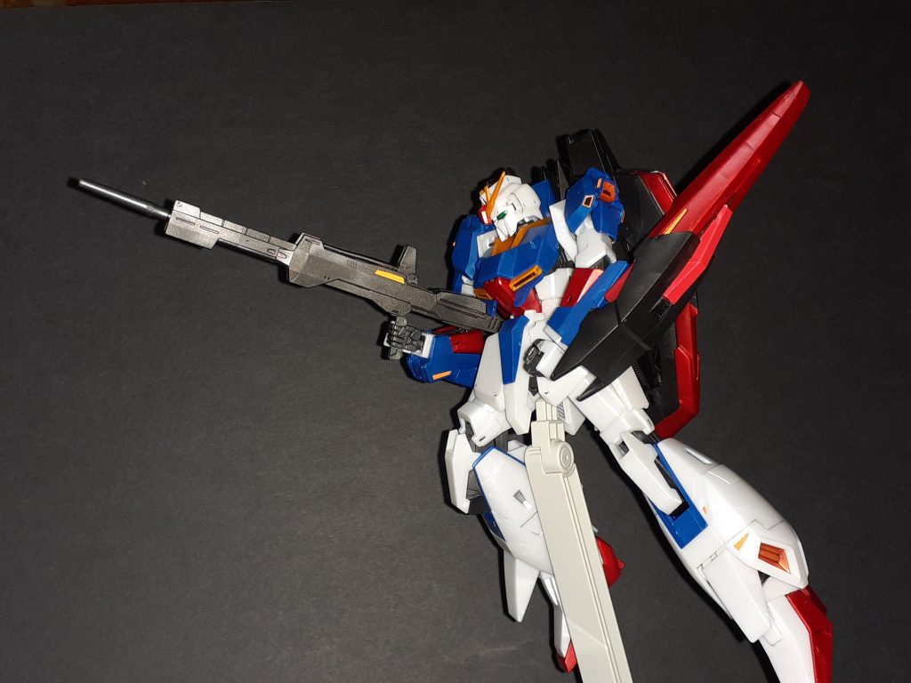 シールドもちょっとだけ造形が変わっていますが、ライフルなどは変化なし。