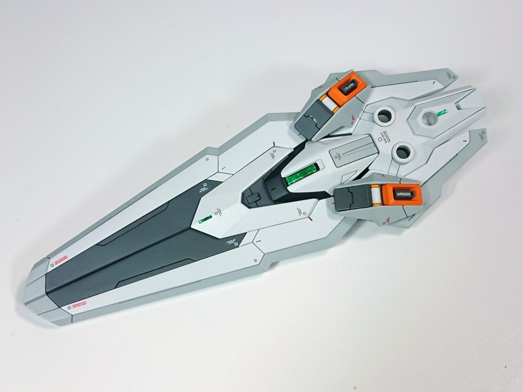 エスカッシャン肩に接続するガンビットのみエアリアルのものに交換してます。