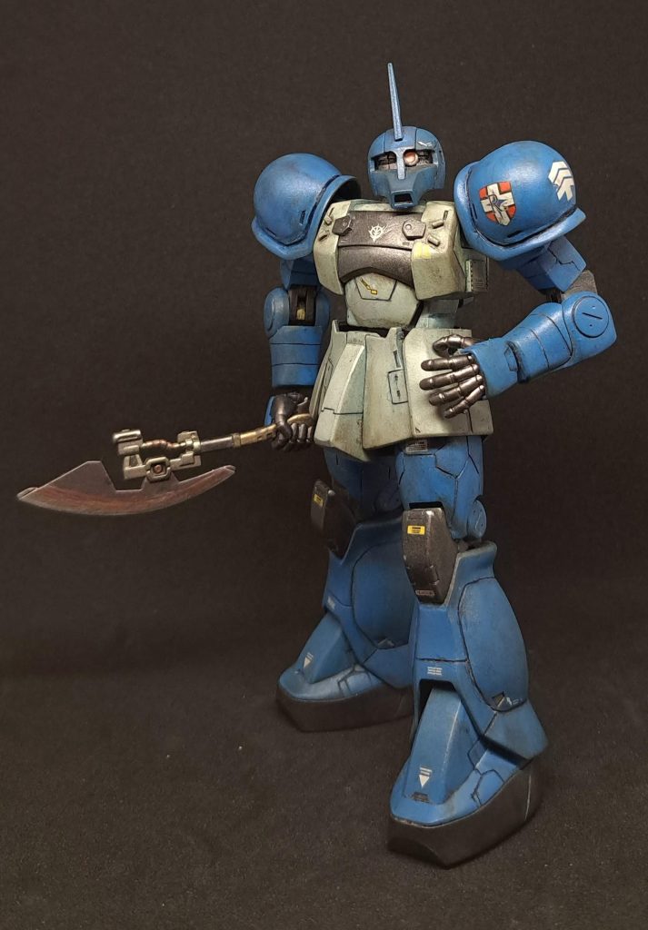 パネルライン等はMGキットを参考にし、全体的に戦闘後の汚れを意識したウェザリングをしています。