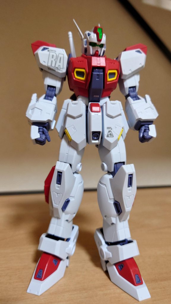 3年ぶりくらいに組んでみましたが、最近(？)発売のはポリキャップないことに驚き(⁠･⁠o⁠･⁠;⁠)あと、水転写デカールの貼り付け失敗したので、ka νガンダムのデカールを貼ってごまかし。