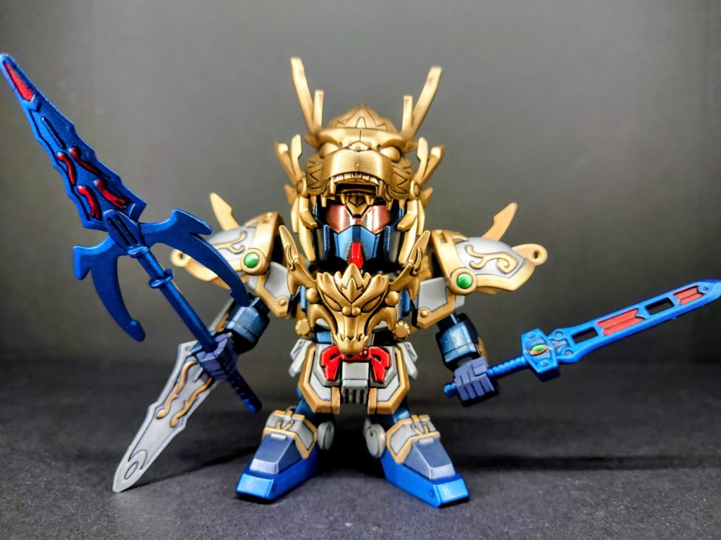 「赤目の馬超」あれが馬超…かつて錦獅子とまで謳われた西涼の若き勇者がこうまで変わり果てるとは…あの目…炎の如く燃える瞳は馬超の怒りか、哀しみか、それとも…