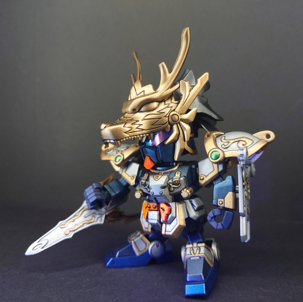 ここからはキットの解説…目が回転し普通の目と暴走状態の目のギミックがあります。前回作った馬謖にも目のギミックがありましたが馬謖は上下、馬超は横回転です。やっぱり三国伝キットは良いですねぇ☺️