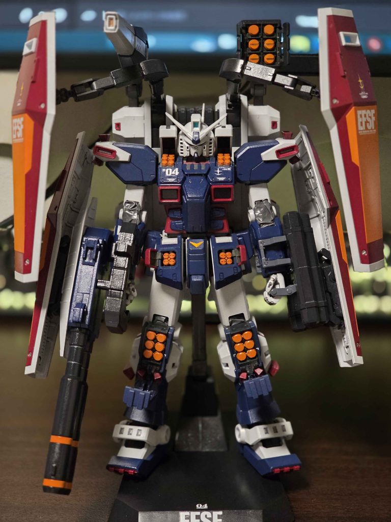 集合体恐怖症にはつらいミサイル展開。シールドと同じオレンジで塗りましたがもっと暗い色にして兵器ぽくすればよかった。