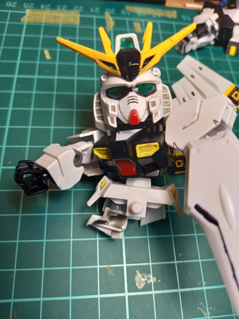 もうダメだ。。途中まで作ったからには何とか飾れるところまでしたいところ。ジオラマ作成することにしました。