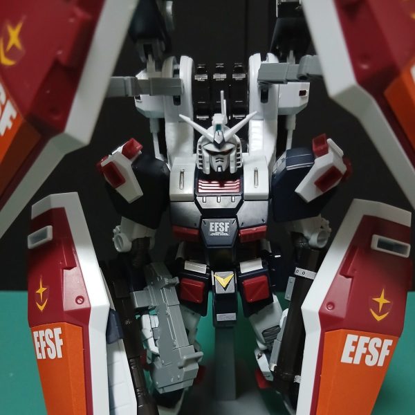 サンダーボルトフルアーマーガンダム