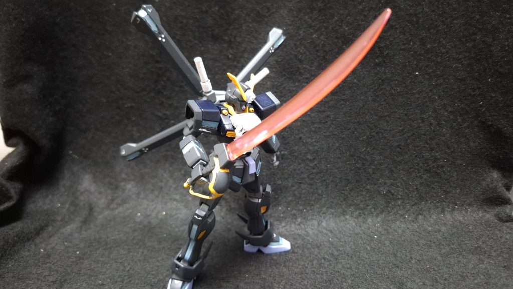 足先などのすみれ色では水性アクリル塗料のスポンジ塗装に初挑戦。色数の限られたラッカースプレーでは難しい色も筆塗りより簡単かつ平滑に塗装することができます。とはいえ初めてではやはり上手くできたとは言い難く、これから練習を重ねていきたいところ。エアブラシなしでも塗装の幅を大きく広げられるので、これはぜひものにしたい。