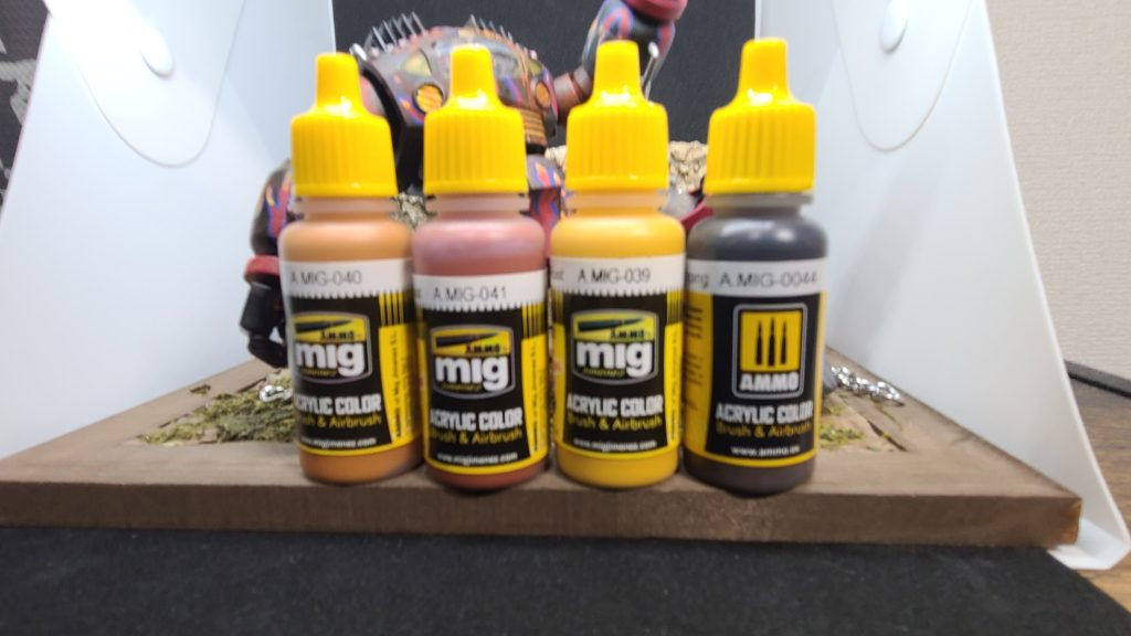 猩々さんに頂いた塗料こいつはヤベェやつです!使いやすすぎて今まで使ってたものを過去にしました。本当にありがとうございます(zaku-kao2)何色に乗せても発色がヤバいので多分法に触れるレベルのとにかくヤベェやつが入ってると思います笑