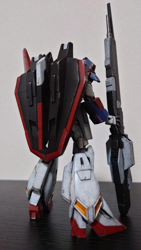 ハンドパーツはダブルオーから。だいぶ使い古したＺガンダムとなりました。