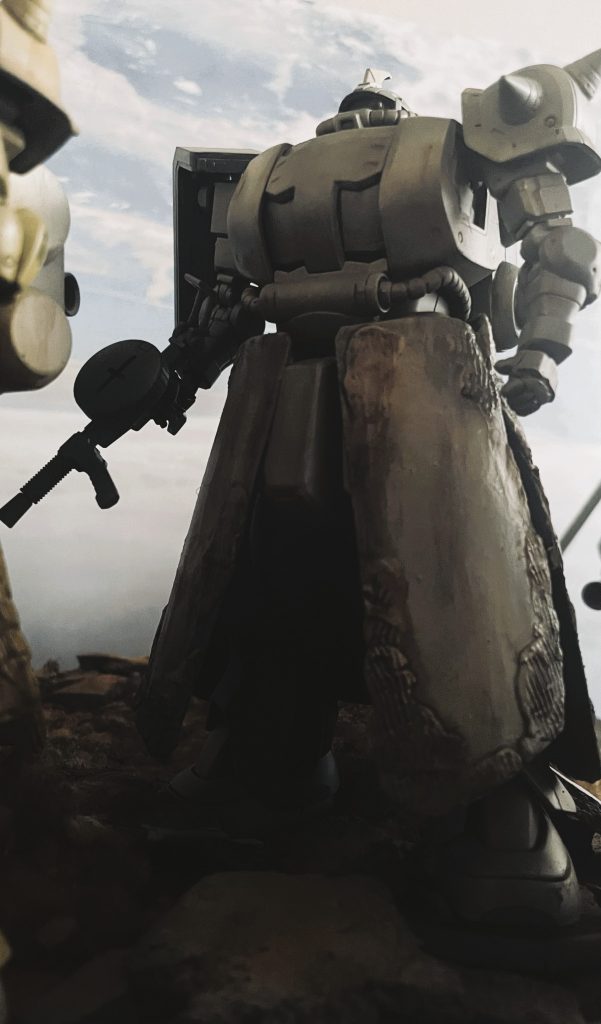 同後方の機体となります。個人的にはこちらの造形の方がイメージに合っています。