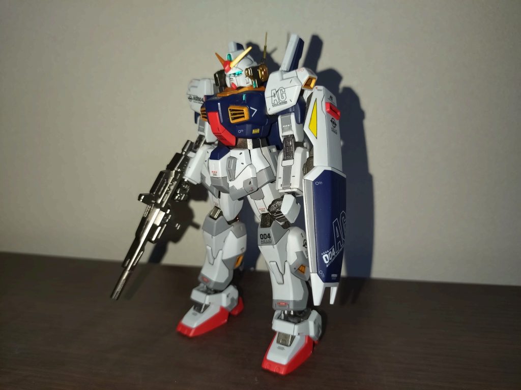 デカールはサードパーティ製のものを使用。グレーの塗り分けはもう少し薄い色にしたら良かったな、と反省。次に活かします。