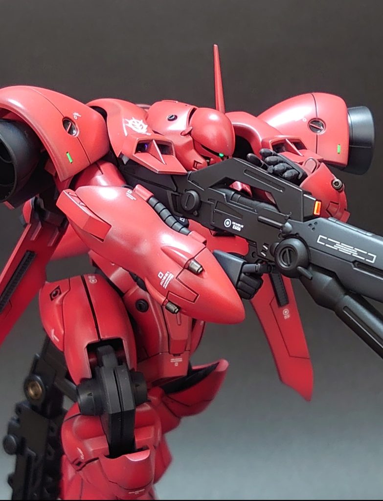 マフラーのようなダクトを可動式にしてるので、肩を回し過ぎず、ダクトが正面に向くようにしたのでメリハリが付いたかなと…