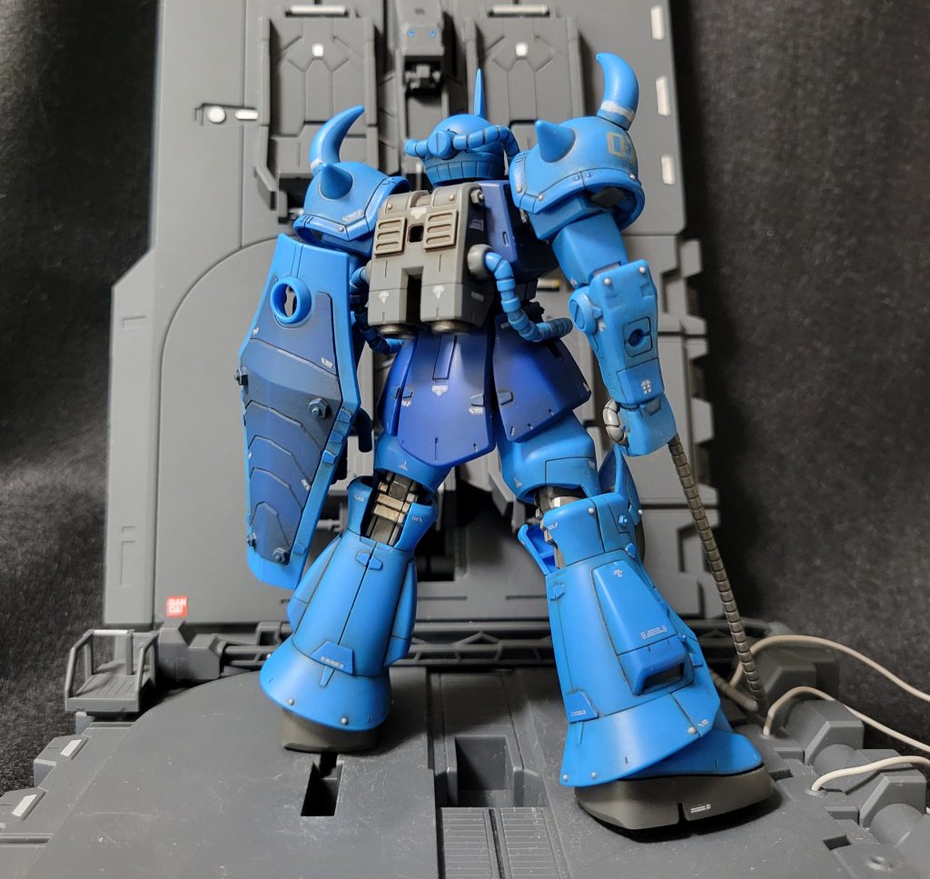 グフってゴツゴツしたイメージあるんで、ディテールアップパーツマシマシしました…?