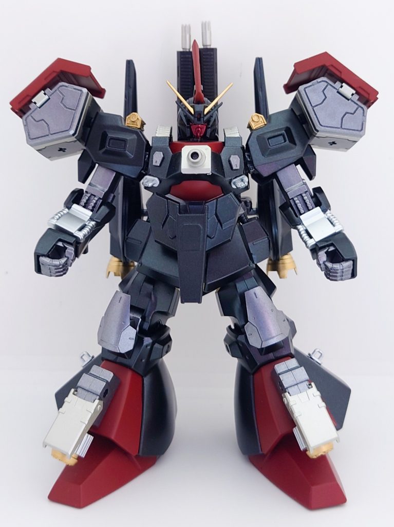 正面カラーリングは黒と赤をベースにしてみました。