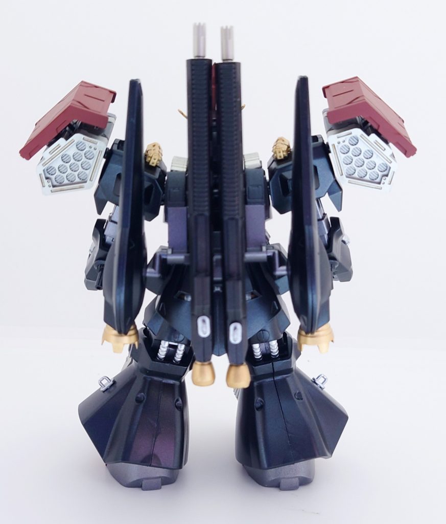 背面バインダーにはバーニアを追加で取付け、アサルトライフル2丁を装備させてみました。