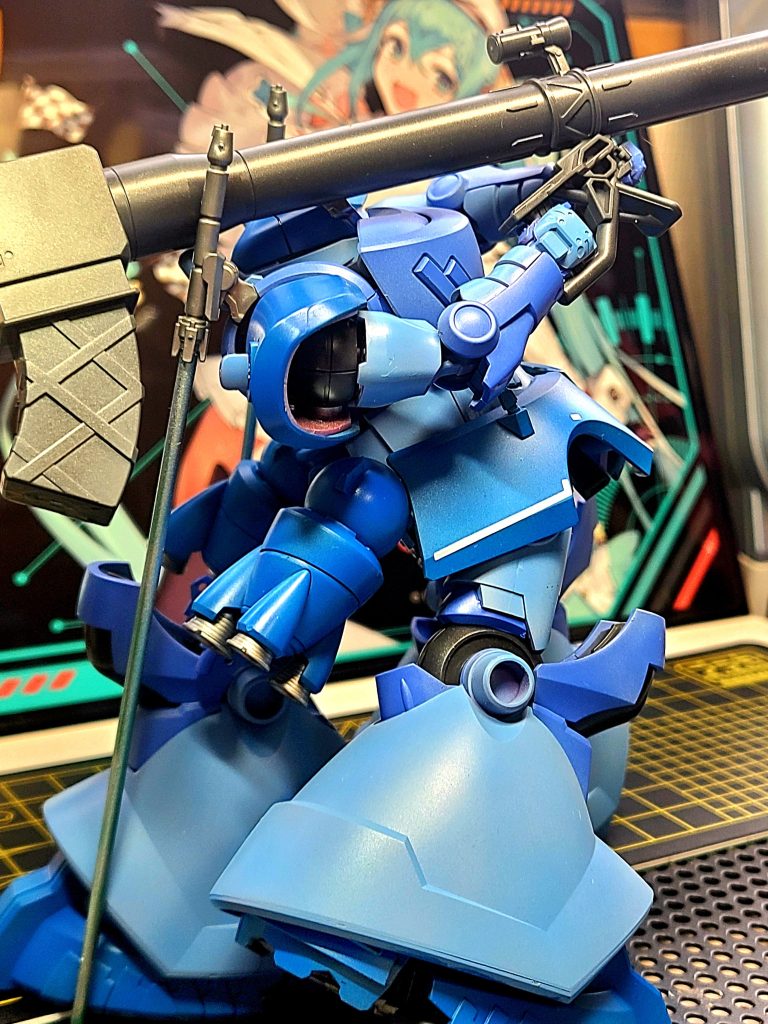 光沢のある水色（空色）から上空を見上げるとだんだん濃くなる蒼をイメージしてコバルトブルー、ウルトラブルーにした。