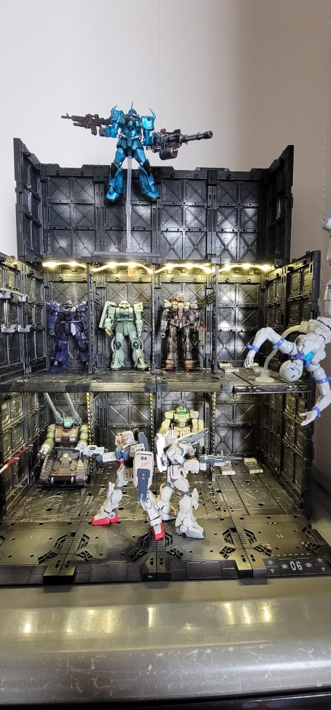 格納庫もカオスになってきたな…