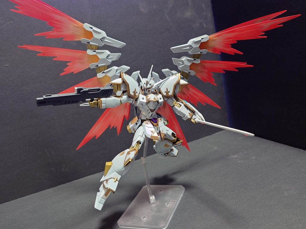 SEED撃ち的なやつ前回も言ったかもですが最近のガンプラは少しポーズ取るだけで見栄え良く見えるので撮影しやすいですね。