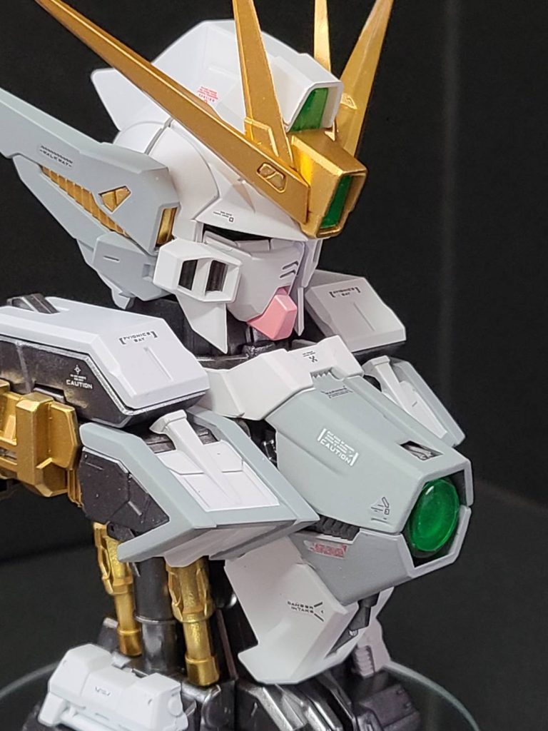 クリアパーツをサフなしで塗装しているのでちょっと透けた感じになっちゃいました