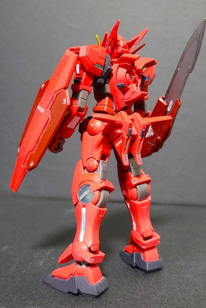 クリアパーツに水転写デカール貼ってます