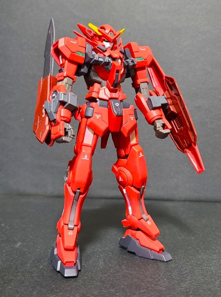 ガンダム顔で、アンテナは長く、フロントスカートも大きく、クリアパーツも使いたかったのでこーなった