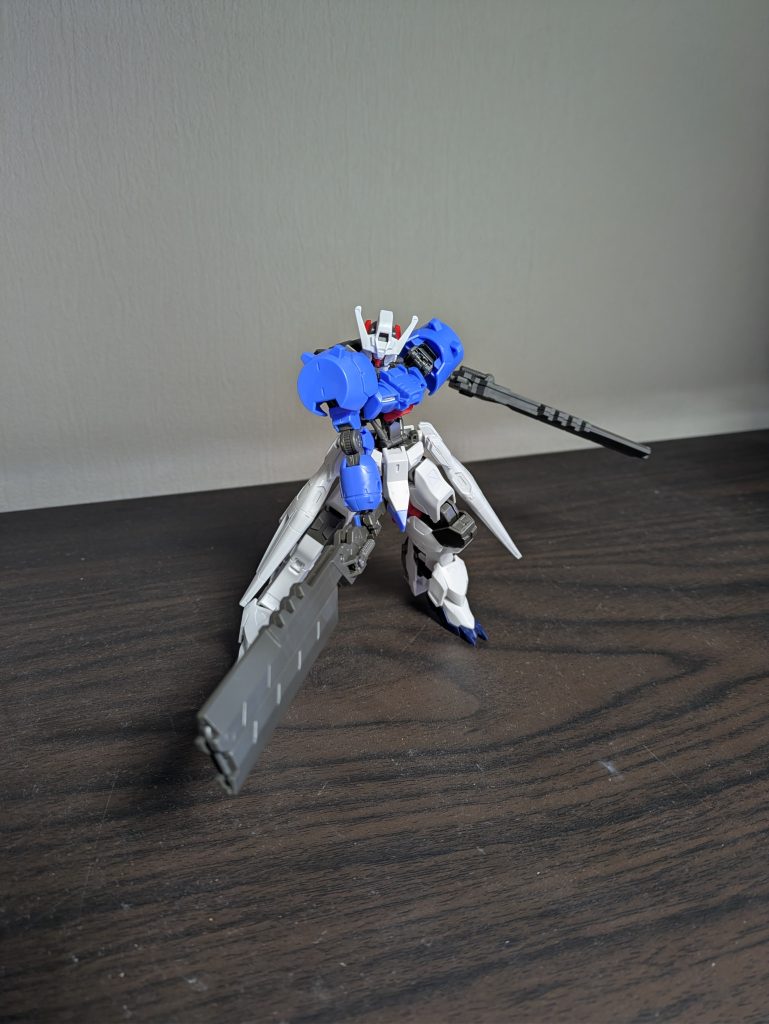 バスターソードファシュタリア(鉈形態)バックパックにラックするときの形態。長剣形態より小振りなため、扱いやすい。