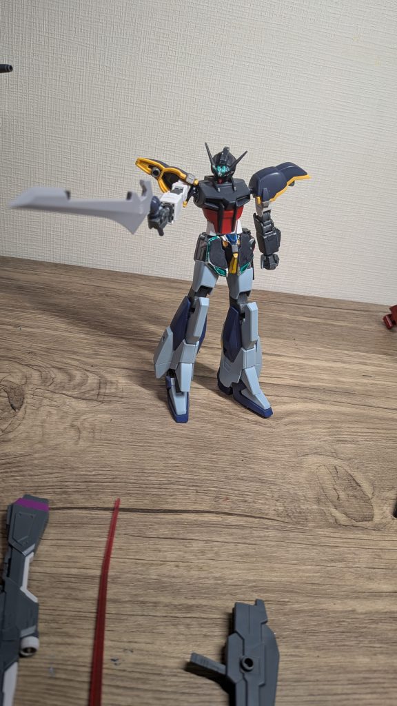 まず、ダークネスですが本機を改修したのはラインオプチャにて塗装が汚いと酷い言い呼ばわりされていたのでリニュアル塗装をするため改修しました!それで解説ですがPrizeの技術者たちが総力をあげ回収したのが本機である。武装は変わらず、ショーテルである