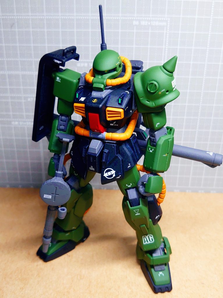 普通のハイザックの見た目がガンダム味があるので、やりようによっては馴染むのではないかと製作してみましたw