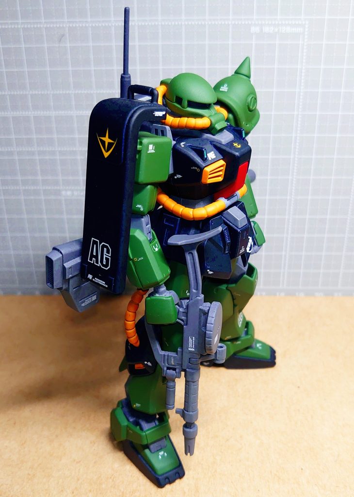 ザクマシンガンは06Cに、なんかのマガジンを組み合わせてます(´ρ`)