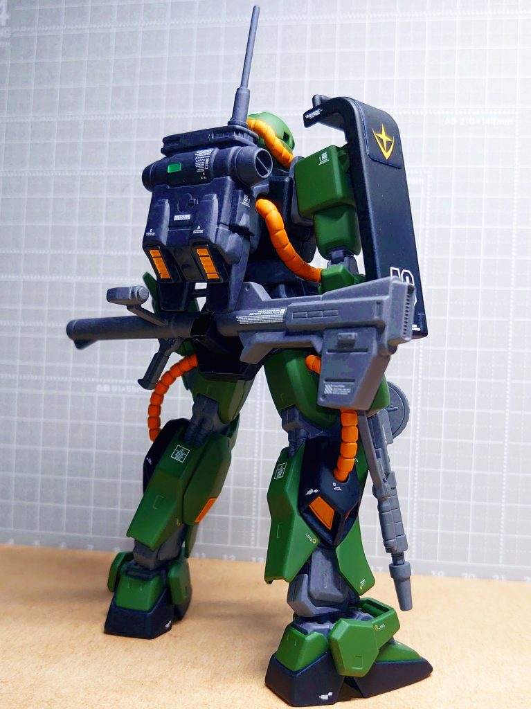 バズーカは、照準だけハイザック用にランドセルはフルバーニアンのものを加工して付けました(・ω・)