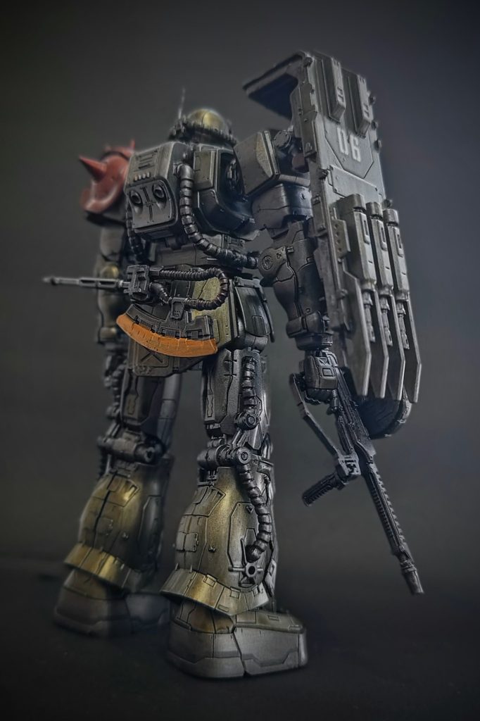 背面カット（別アングル）。シールドのモリモリ感もとても気に入っています。