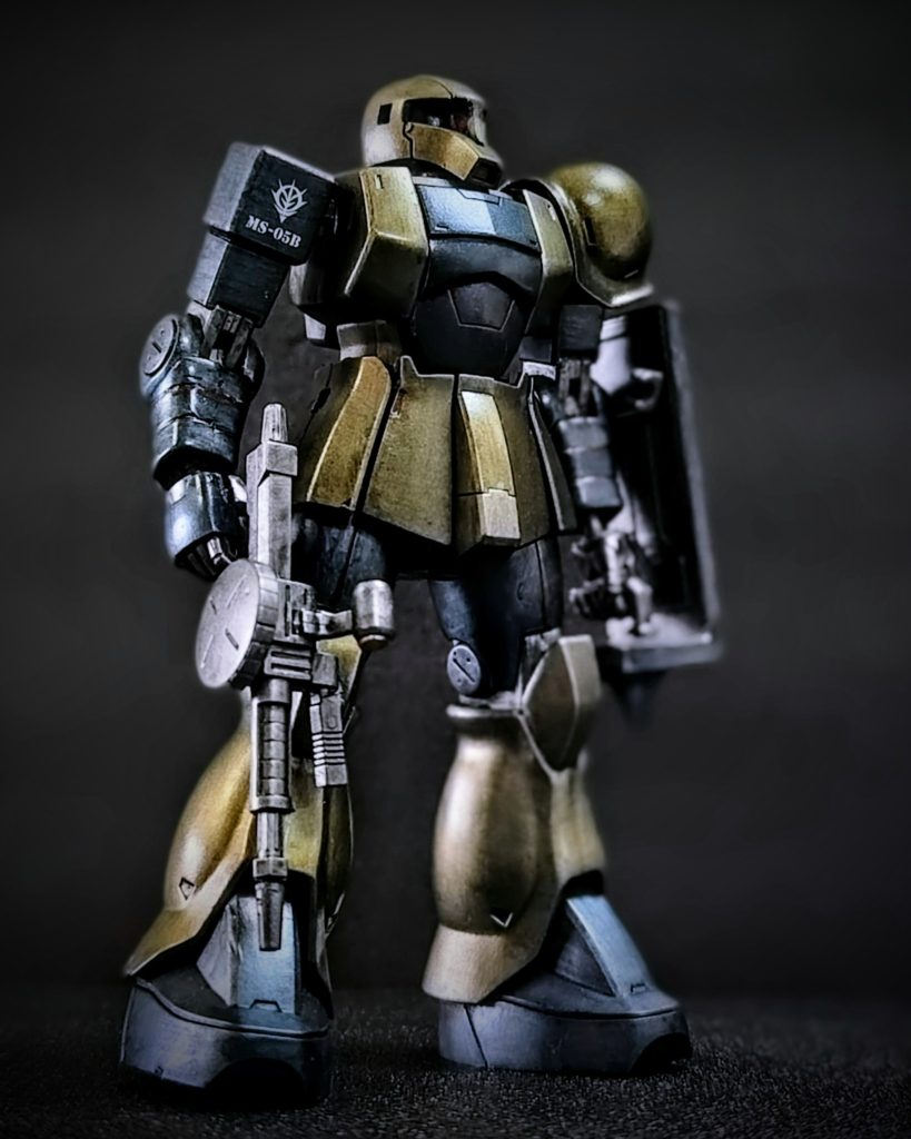 前面カット。モノアイはビルダーズパーツを使用。シタデルカラーの筆塗りで全塗装しています。