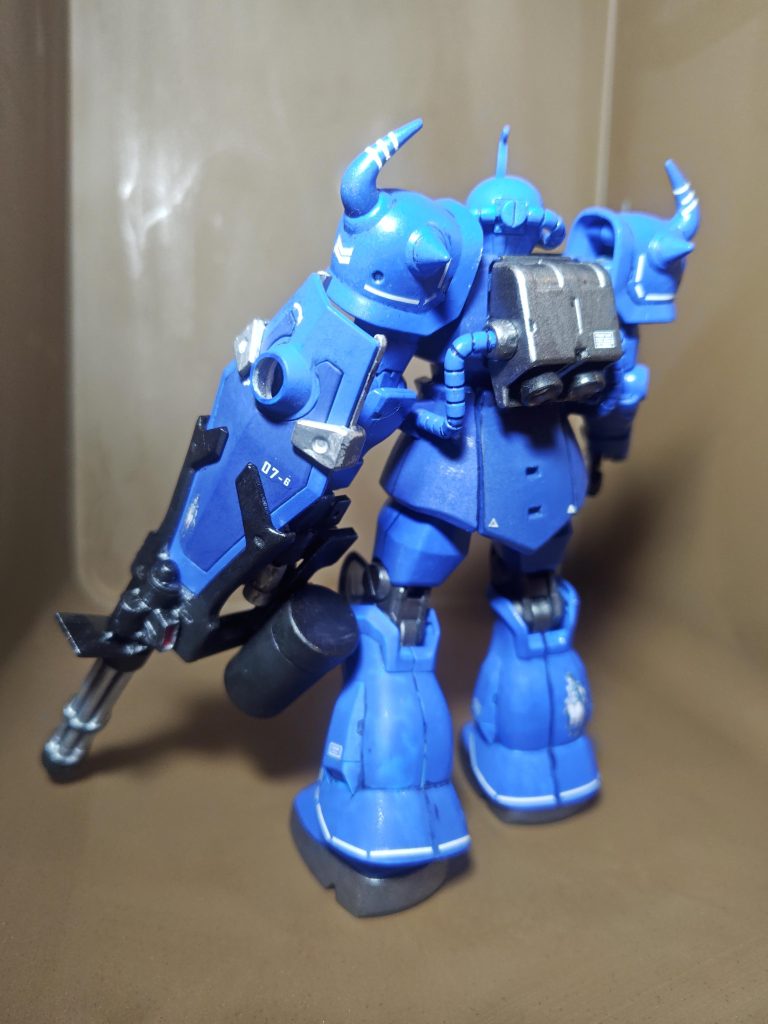 バックショットも格好いいキットです