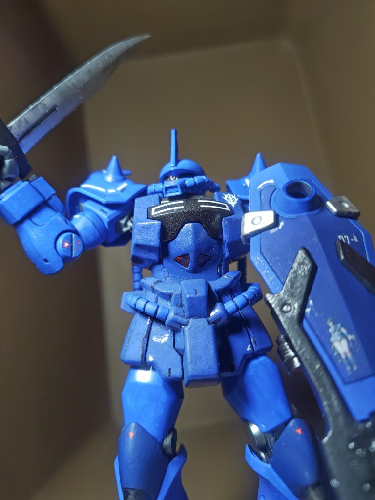 ザクレディのデカールを貼りましたかわいいです