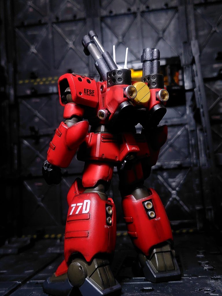 各スラスターはシャインシルバーとゴールド、バックパックのメインスラスターは赤からガンメタルに変更。