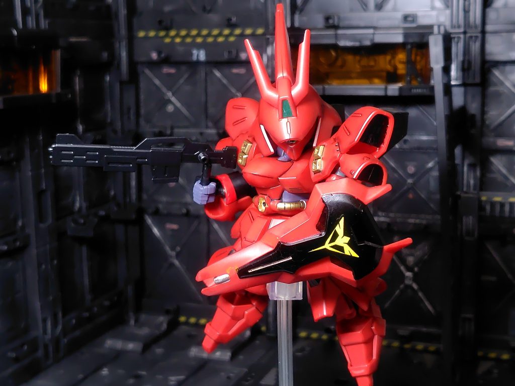 ライフルは塗装に干渉するので浅くしか持てません(zaku-kao4)1パーツでペラペラのライフル…。