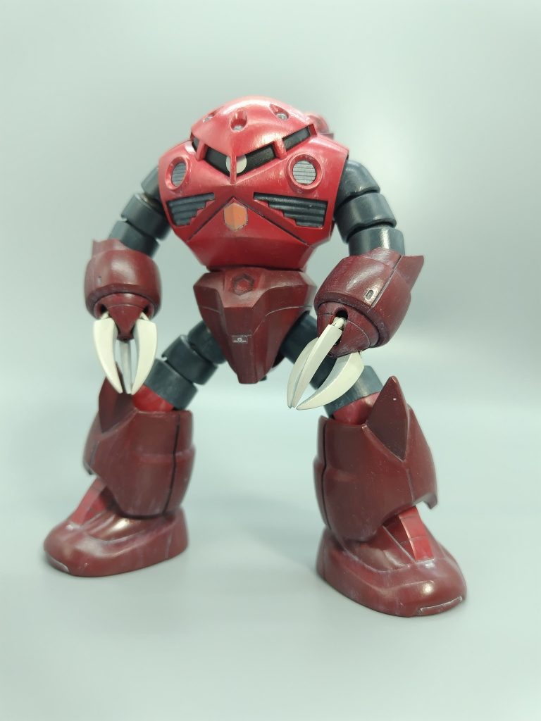 なくしていたのは左腕のひじに近い円筒関節と肩につながる関節の内部ジョイントパーツ。繋ぐ順番をまちがえて外そうとしたときに飛んでしまいました。